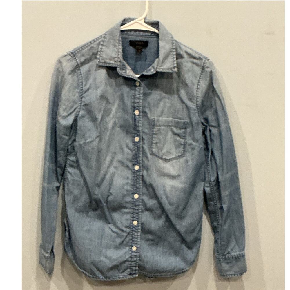 J Crew Womens Chambray Button Up Shirt Size 2 Denim Blue Preppy Western Cowgirl